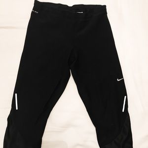 Nike Adrian-Fit Crops